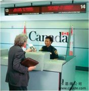 <b>【枫叶卡延期】持枫叶卡的移民如何申请加拿大永久居留权？</b>